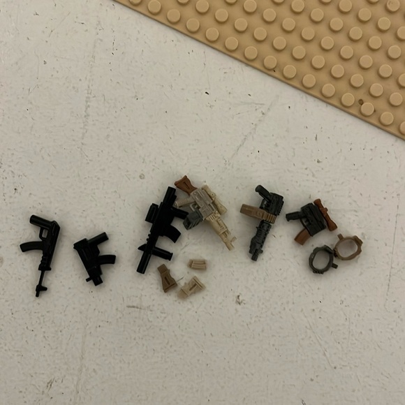 Call of Duty Megabloks 2013 Set of 6 figures and weapons - Picture 8 of 12
